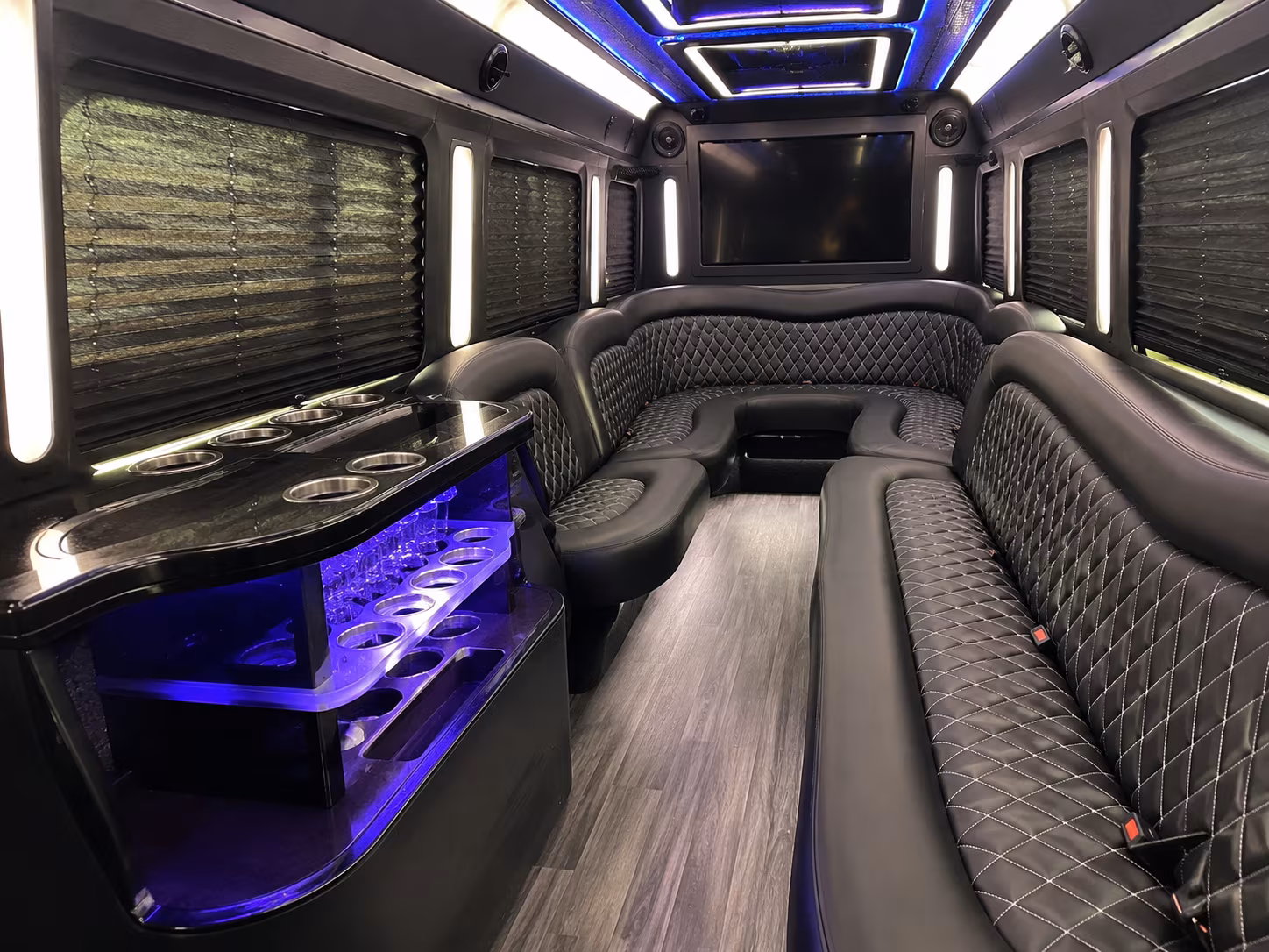 party buses and fan buses to dallas stars and mavericks games at american airlines center